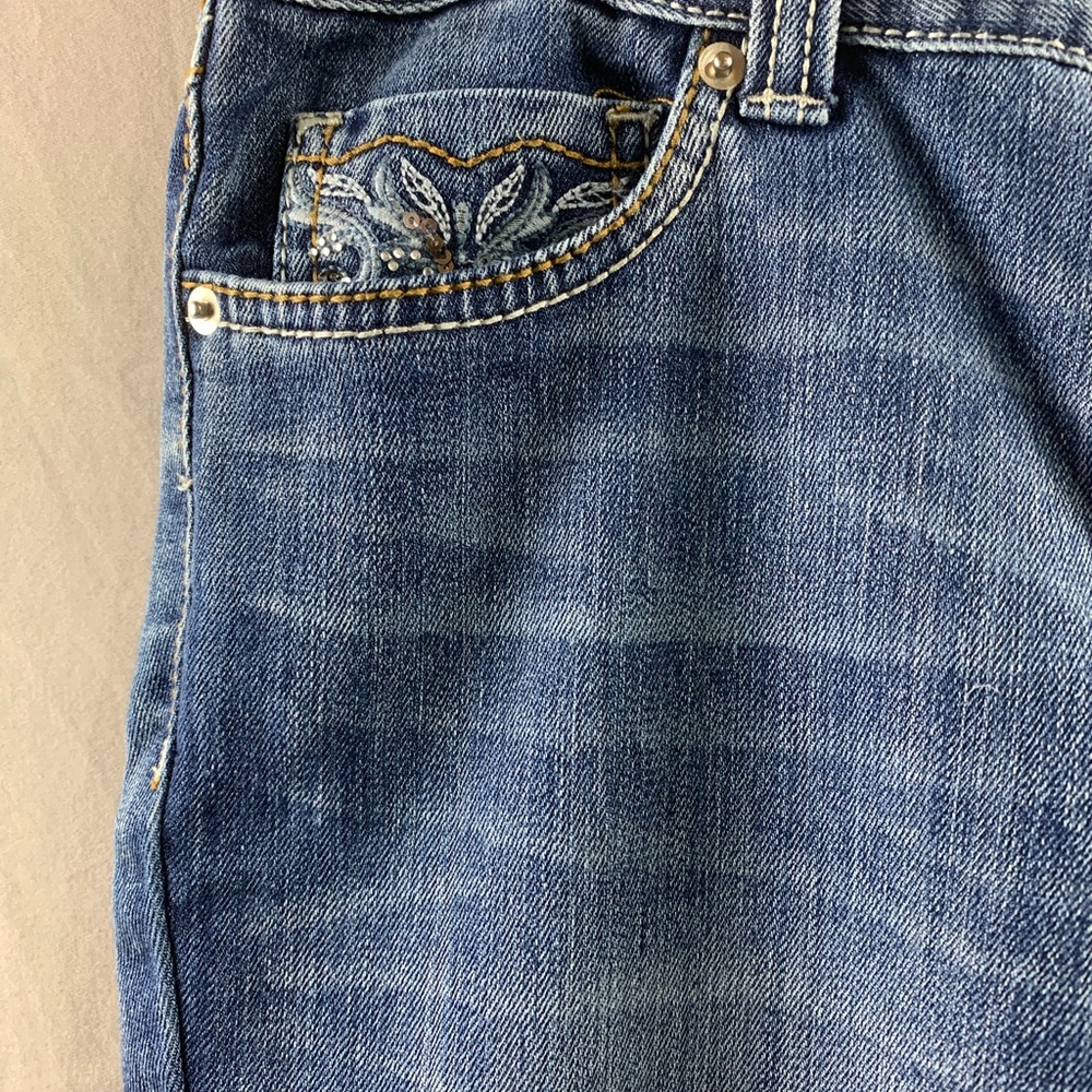 Low Rise Embellished Crop Jeans - Picture 4 of 6